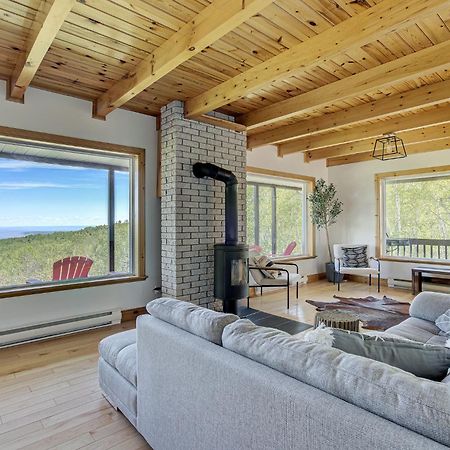 Cozy Haven With Spa & Stunning Views Baie-Saint-Paul Exterior photo