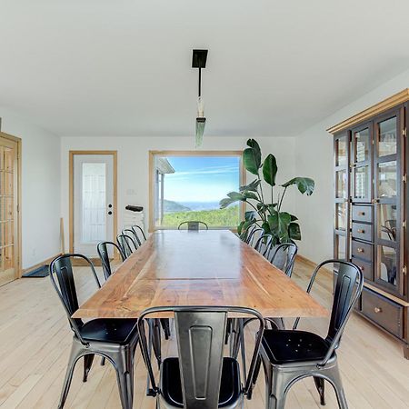 Cozy Haven With Spa & Stunning Views Baie-Saint-Paul Exterior photo
